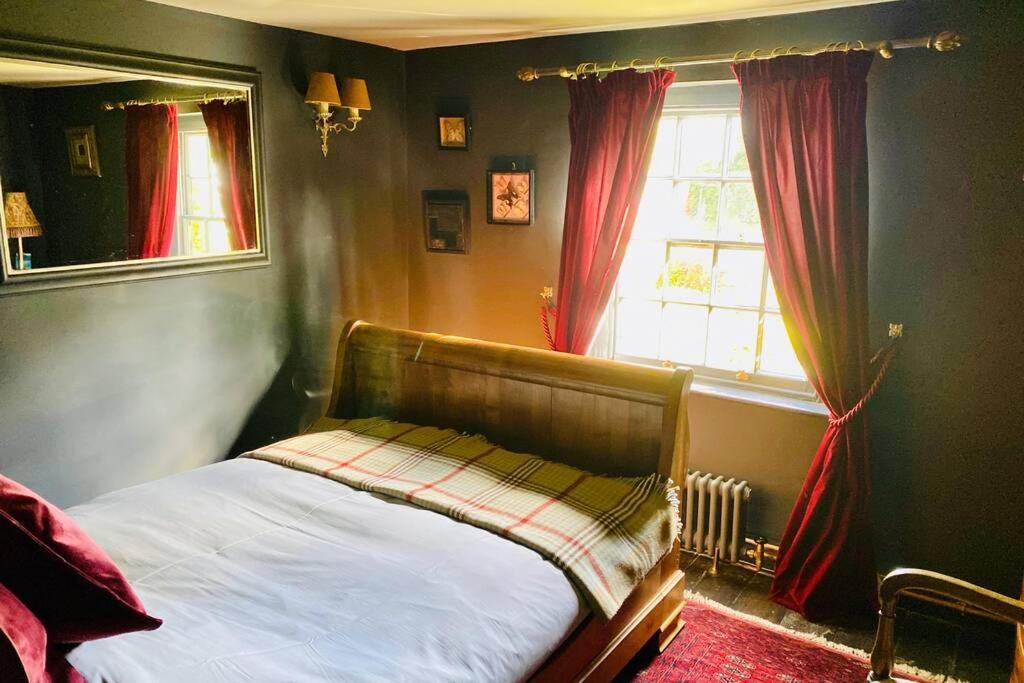 17Th Century Boutique Getaway In The Countryside Apartment Martin Mill ภายนอก รูปภาพ